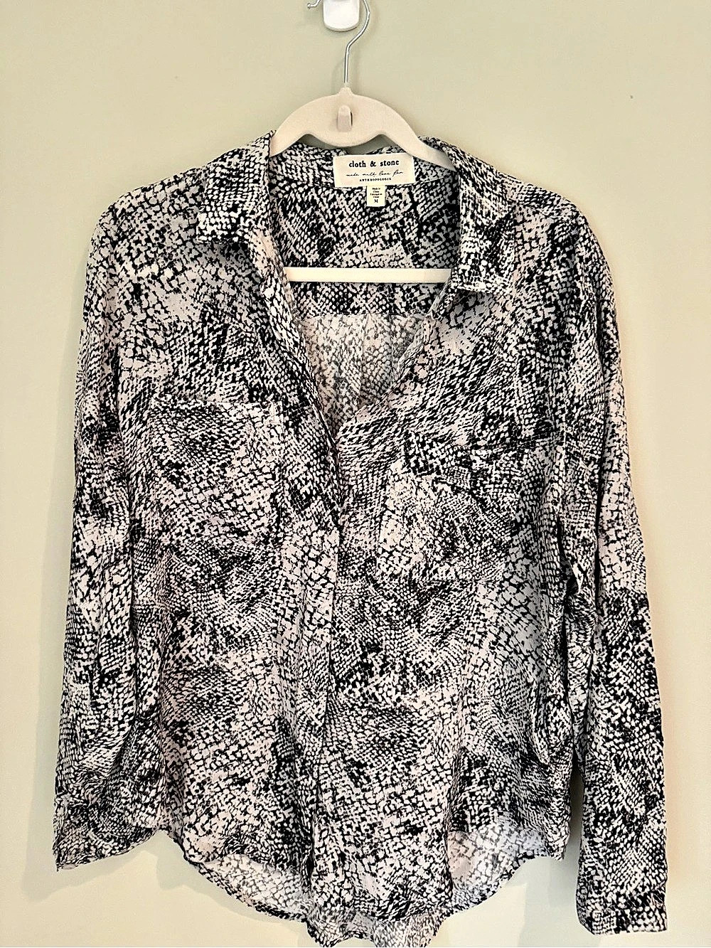 Cloth & Stone Anthropologie Snakeskin Print Button Down Shirt M